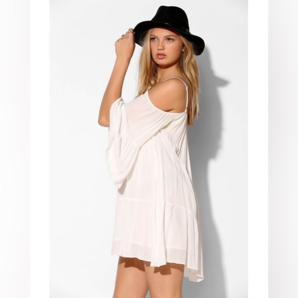 Honey Punch Women's White Gauze Cold Shoulder Swing Dress Size S NWT